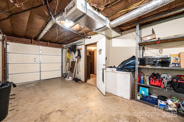 1018 Autumn Ln, Hickory, NC 28602 - view of garage