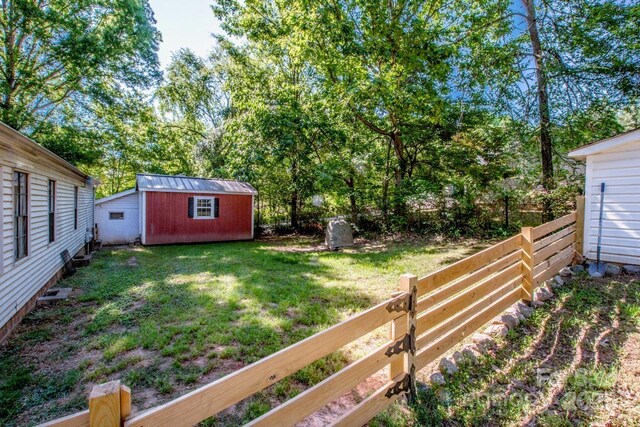 7733 Skyline Dr, Sherrills Ford, NC 28673 - view of yard with an outbuilding and a storage unit