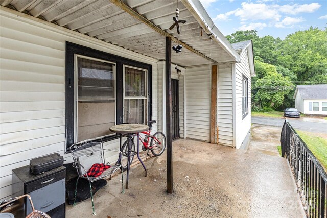 2622 Hemphill St, Charlotte, NC 28208 - view of patio / terrace