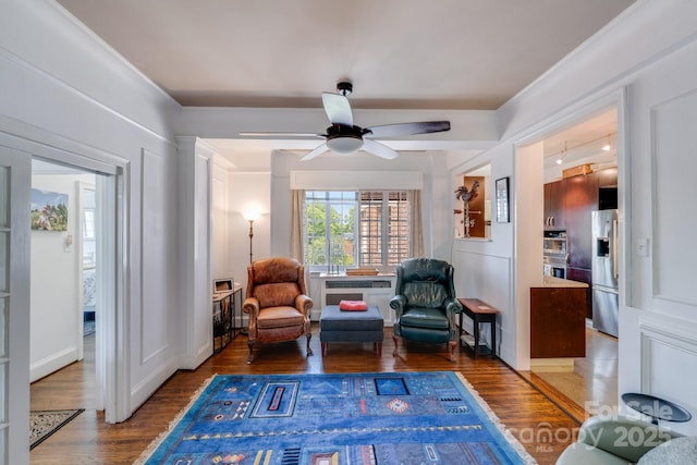 301 W 10th St W, Charlotte, NC 28202 - living area featuring wood finished floors and ceiling fan