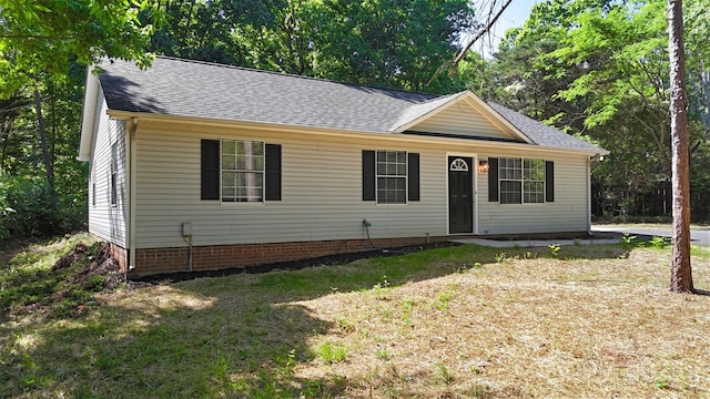 7525 Cedarbrook Dr, Charlotte, NC 28215 - view of front of house with roof with shingles and a front yard