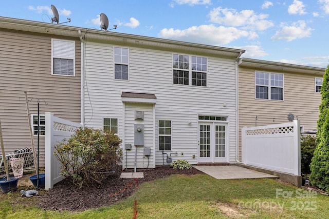 104 Clydesdale Ct, Matthews, NC 28104 - back of property featuring a patio area