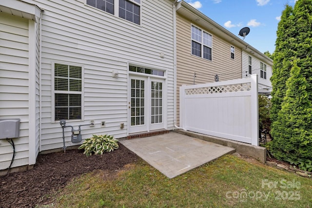 104 Clydesdale Ct, Matthews, NC 28104 - back of house with a patio