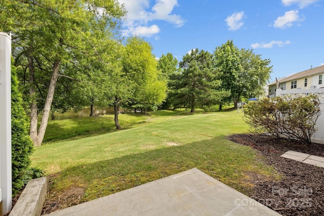 104 Clydesdale Ct, Matthews, NC 28104 - view of grassy yard