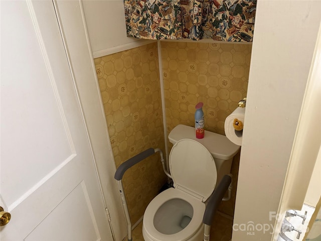 633 Ridge Rd, Marion, NC 28752 - bathroom featuring toilet