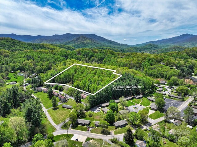 9999 Cavalier Dr, Waynesville, NC 28786