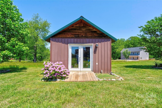 view of outdoor structure featuring an outbuilding