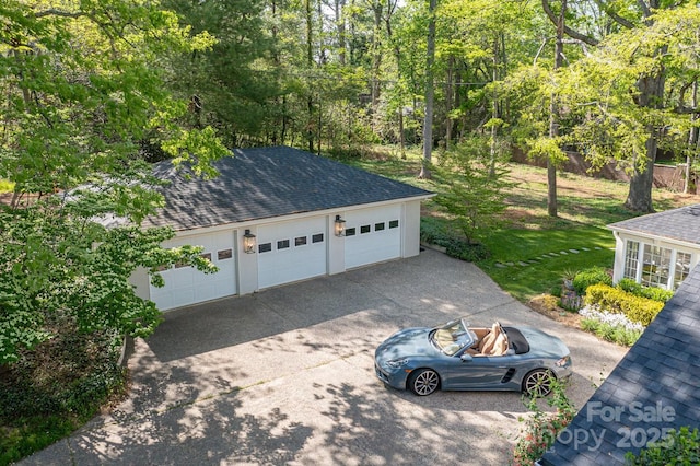 view of detached garage