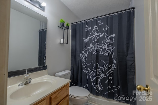 6808 Squirrels Foot Ct, Charlotte, NC 28217 - full bathroom featuring toilet, shower / bath combo, vanity, and a textured ceiling