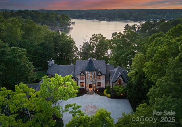 172 Tennessee Cir, Mooresville, NC 28117 - aerial view of property and surrounding area with a large body of water