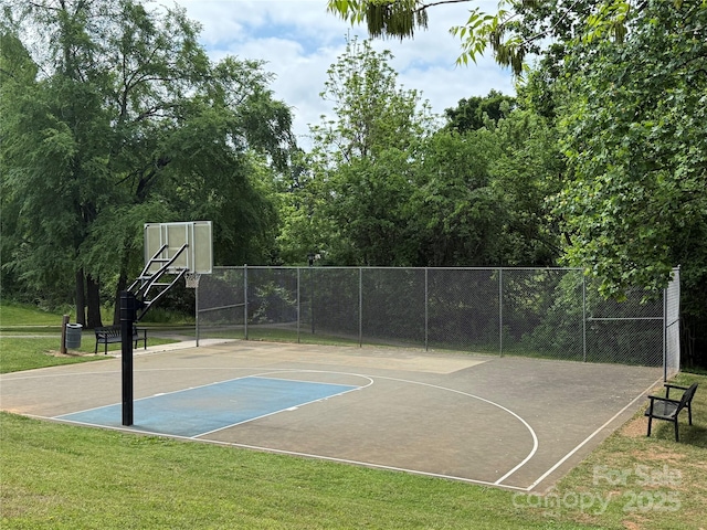 2638 Double Oaks Rd, Charlotte, NC 28206 - view of sport court with community basketball court