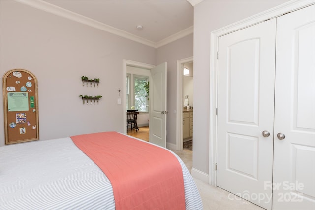 1517 Waverly Ave, Charlotte, NC 28203 - bedroom featuring ornamental molding, light colored carpet, and baseboards