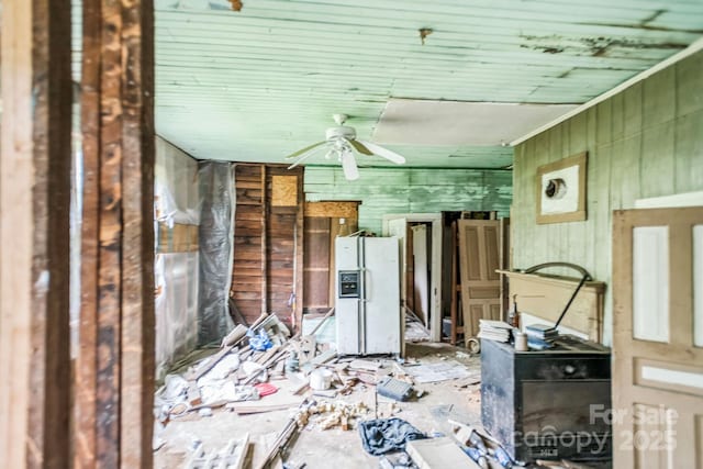 miscellaneous room featuring a ceiling fan