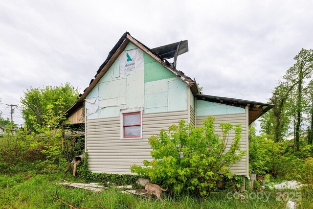 view of side of home