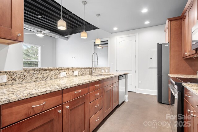 kitchen featuring stainless steel appliances, a sink, ceiling fan, concrete flooring, and recessed lighting