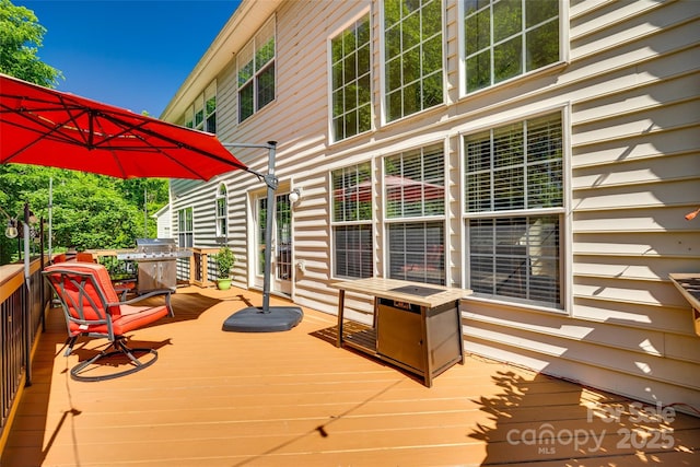 view of wooden deck