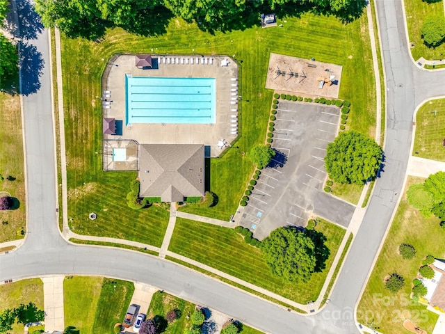 bird's eye view of a pool area