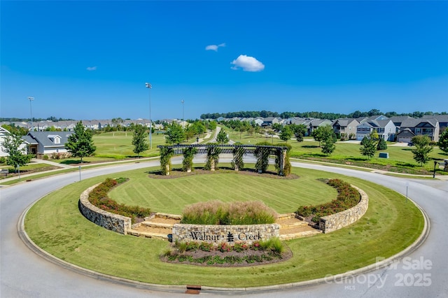 view of property's community featuring a residential view