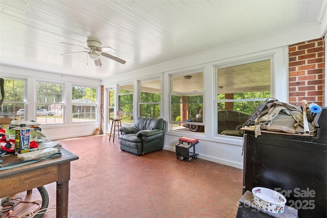 sunroom / solarium with crown molding