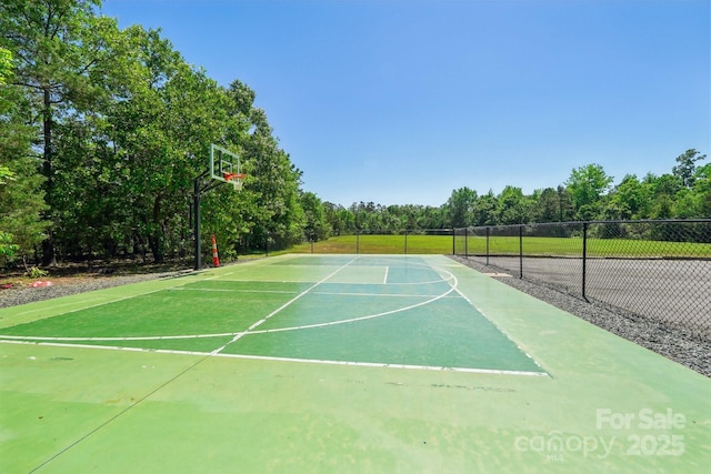 8056 Stevens Mill Rd, Matthews, NC 28104 - view of sport court with community basketball court