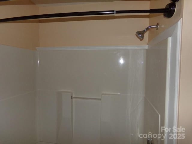 556 Roundtree Cir, Chester, SC 29706 - full bathroom featuring a shower