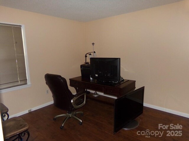 556 Roundtree Cir, Chester, SC 29706 - office area with wood finished floors, baseboards, and a textured ceiling