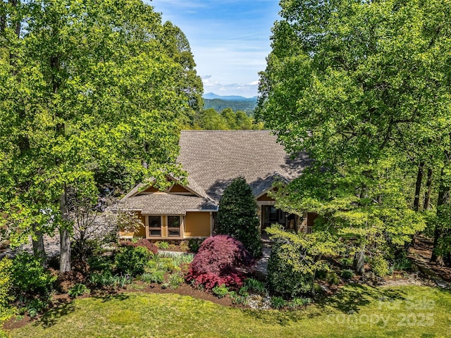 543 Hagen Dr, Hendersonville, NC 28739 - view of front of house with a front lawn