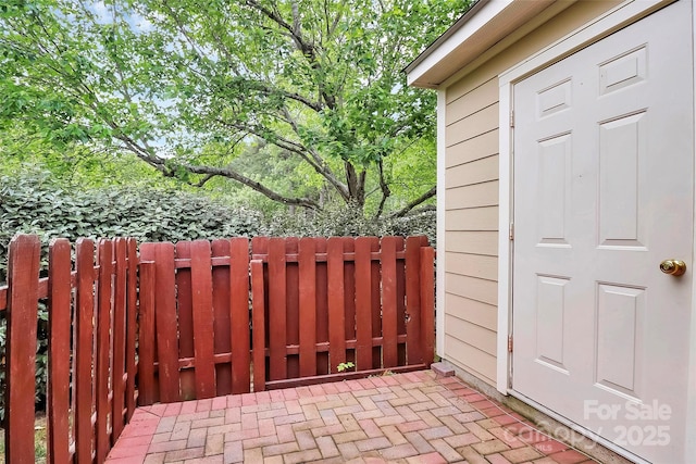9232 Four Mile Creek Rd, Charlotte, NC 28277 - exterior space featuring fence