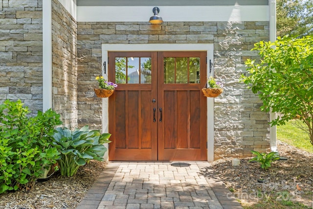9 Oak Mountain Dr, Leicester, NC 28748 - entrance to property with stone siding