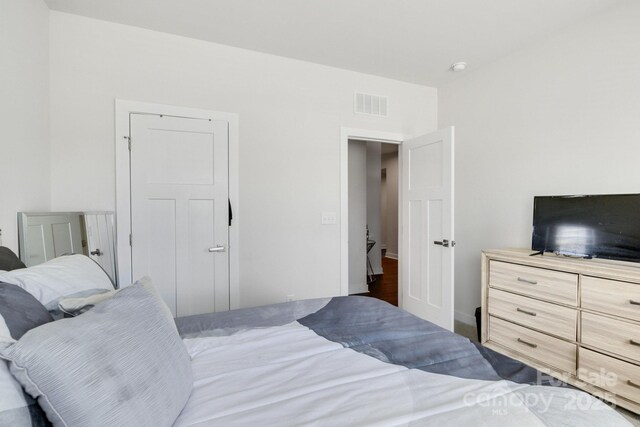 5112 Larewood Dr, Charlotte, NC 28215 - bedroom featuring visible vents