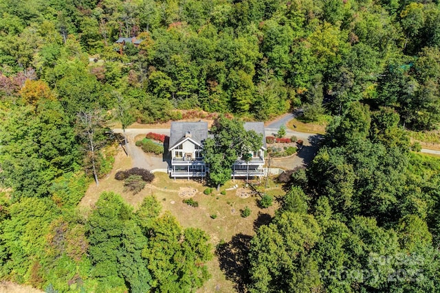 bird's eye view with a view of trees