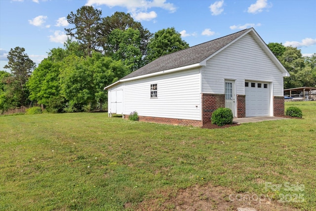 view of detached garage