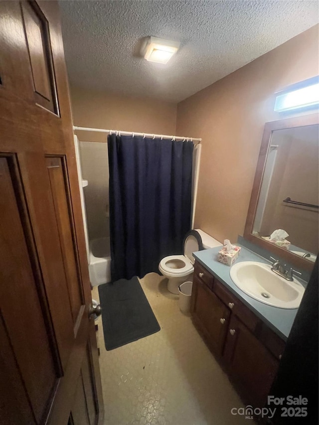 1502 Shelby Hwy, Cherryville, NC 28021 - full bath with a textured ceiling, toilet, vanity, and shower / bath combination with curtain