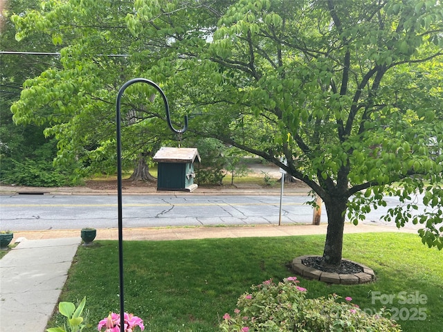 130 Arlington St, Forest City, NC 28043 - view of sport court featuring a lawn