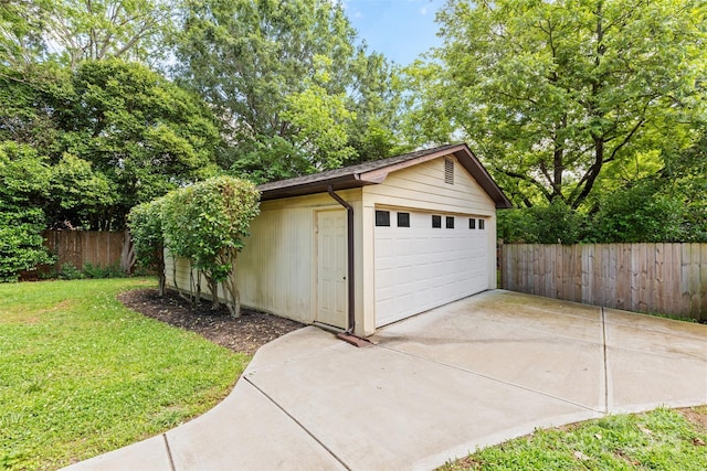 view of detached garage