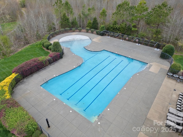 422 Deer Brush Ln, Waxhaw, NC 28173 - community pool with a patio area