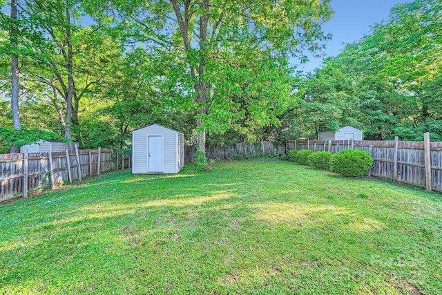 2424 Pitts Dr, Charlotte, NC 28216 - photo 25