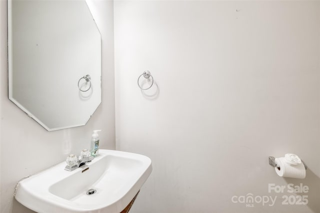16017 Woodcote Dr, Huntersville, NC 28078 - bathroom with a sink