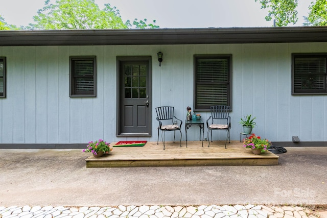 57 Gribble Rd, Franklin, NC 28734 - entrance to property with a porch