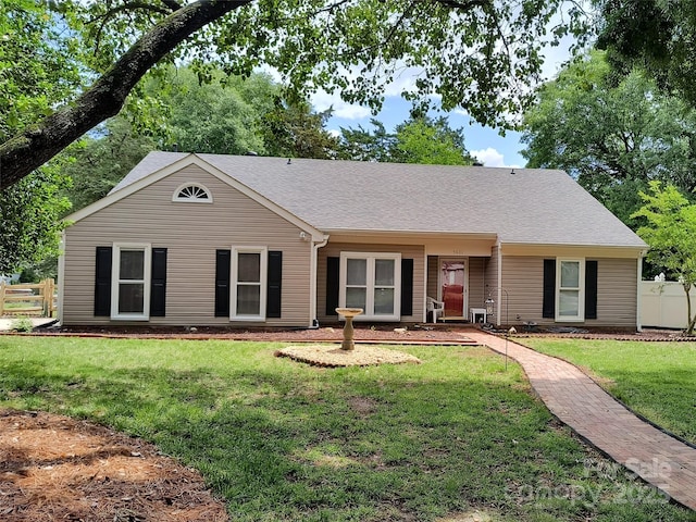 5601 Carmel Station Ave, Charlotte, NC 28226 - ranch-style house featuring roof with shingles