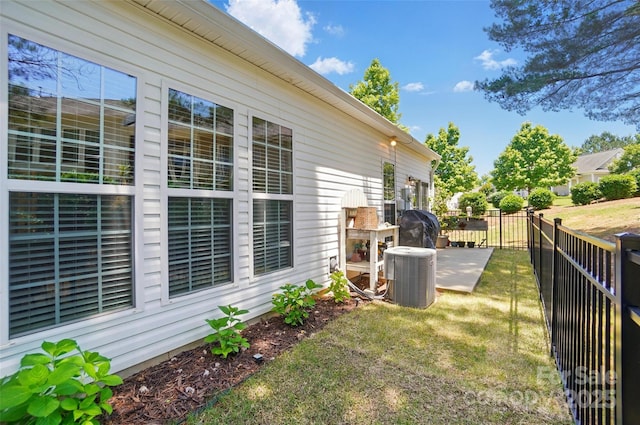 9003 Smokey Hill Ln, Fort Mill, SC 29707 - view of yard featuring central air condition unit and a patio area