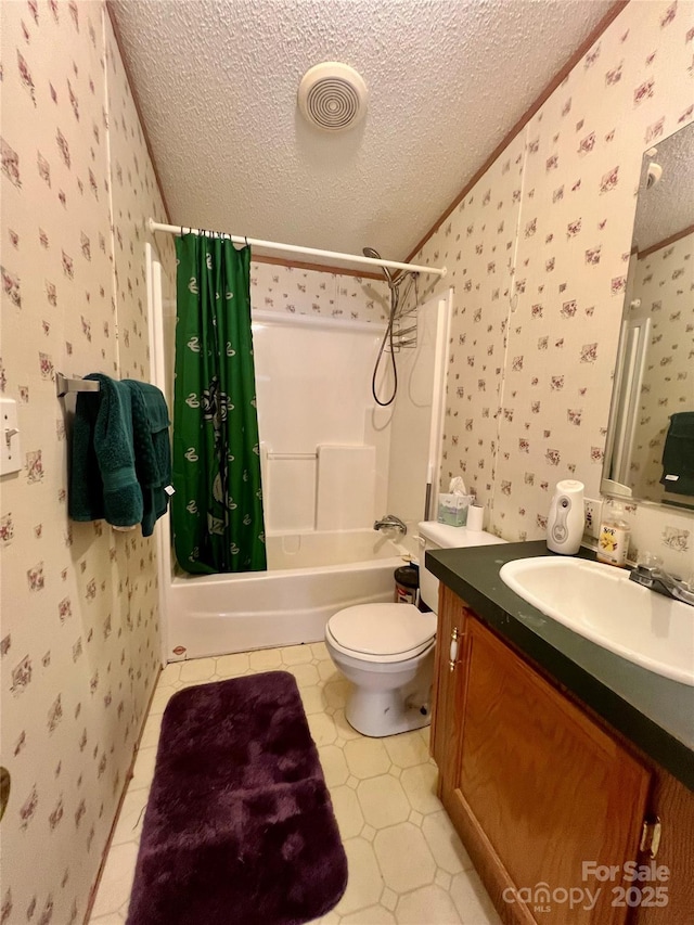 343 Daytona Ln, Saluda, NC 28773 - bathroom with a textured ceiling, visible vents, vanity, shower / bath combo with shower curtain, and wallpapered walls