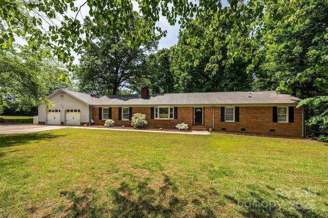13030 Mayes Rd, Huntersville, NC 28078 - single story home with driveway, an attached garage, brick siding, and crawl space