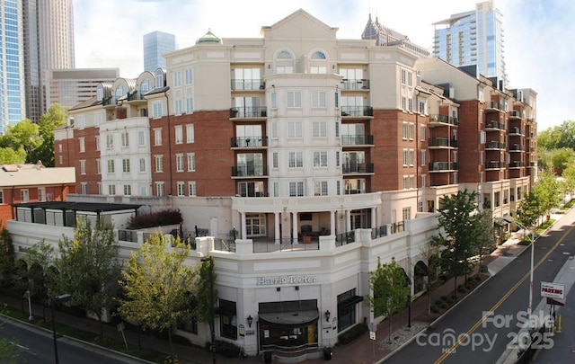 300 W 5th St Unit 404, Charlotte, NC 28202 - view of apartment building / complex
