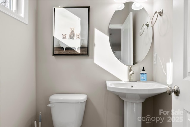 106 Dalton St, Black Mountain, NC 28711 - bathroom featuring toilet