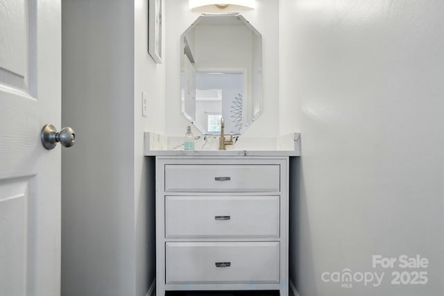 8833 Cavonnier Ln, Charlotte, NC 28216 - bathroom with vanity