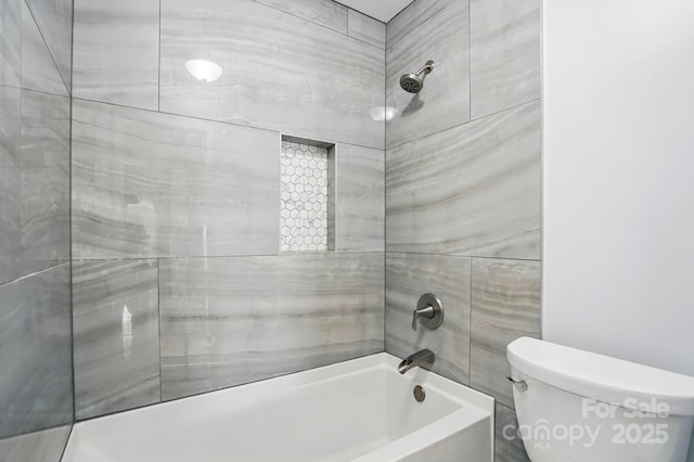 8833 Cavonnier Ln, Charlotte, NC 28216 - bathroom with toilet and tub / shower combination