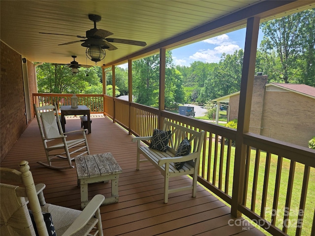 deck with a ceiling fan