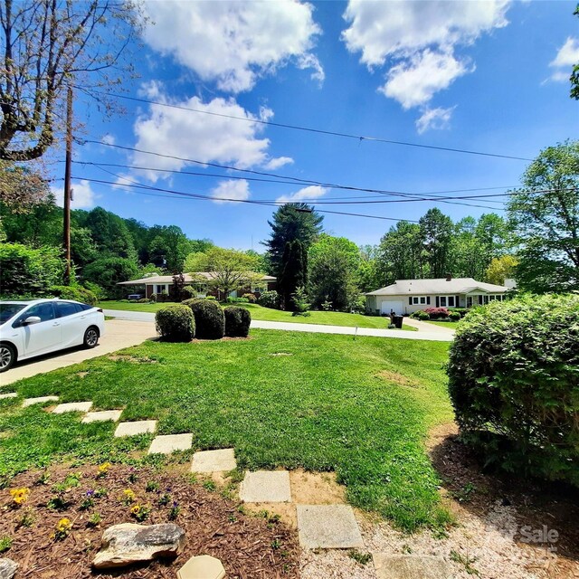 123 Longview Dr, Hendersonville, NC 28791 - photo 2