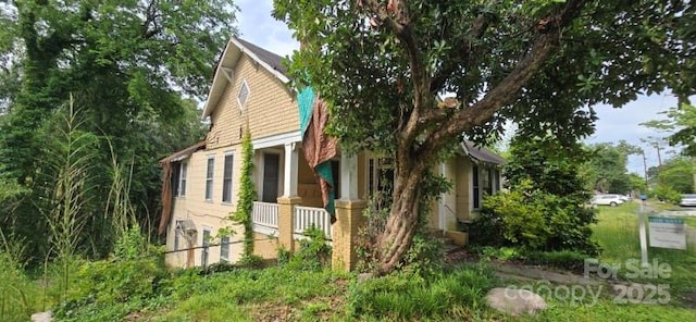 view of property exterior